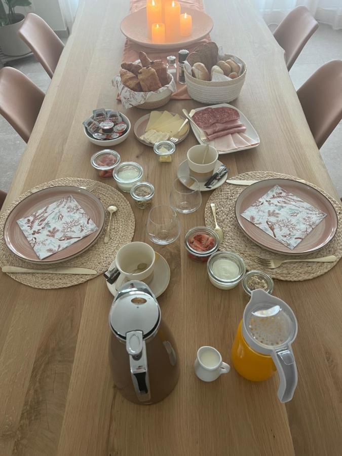 Mina En Family Bed And Breakfast Meise ภายนอก รูปภาพ